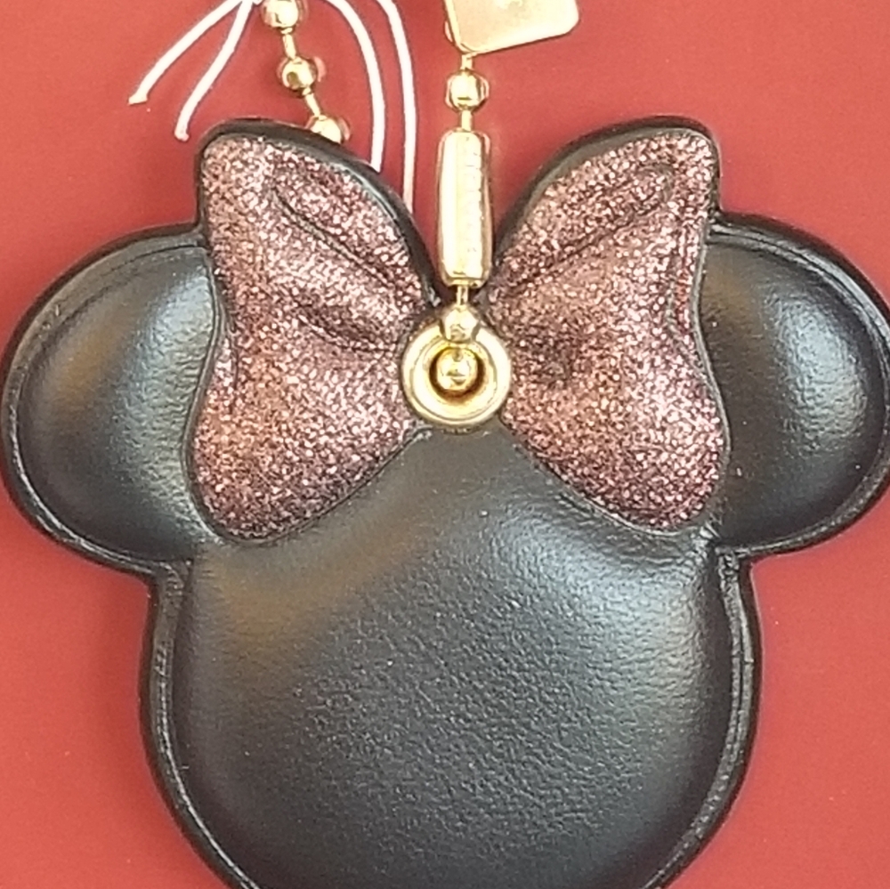 Minnie/ Coach Hangtag